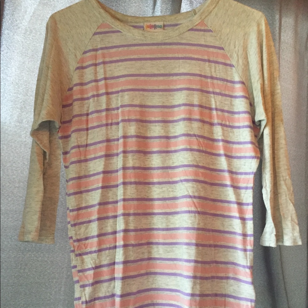 Lula Roe “Randy” tee Size Small - Picture 2 of 8